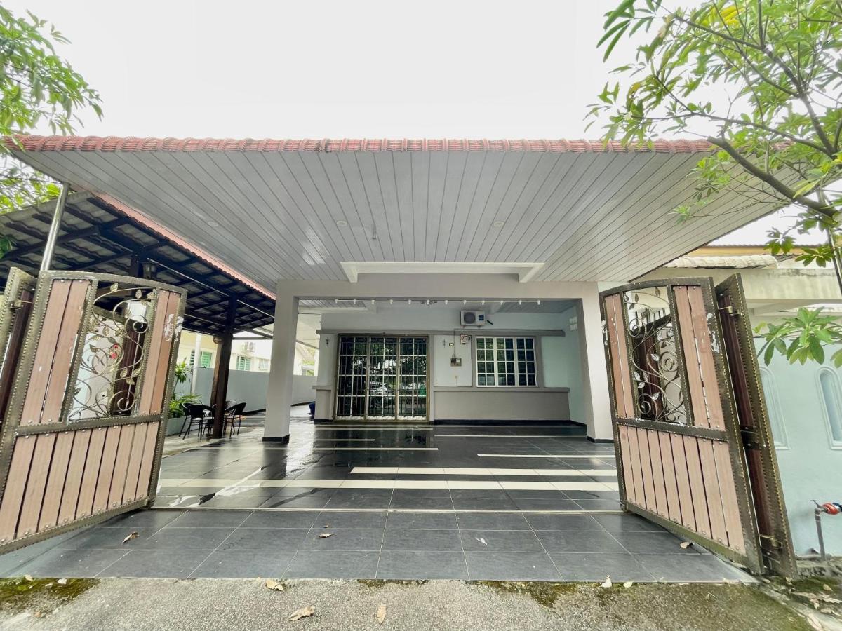 Comfort 36 Entire House At Alma Bukit Mertajam Exterior foto